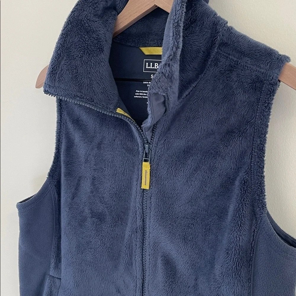 LL Bean Fleece Vest Small Petite Gray Zip Front Pockets EUC Cabincore Gorpcore - Picture 2 of 7
